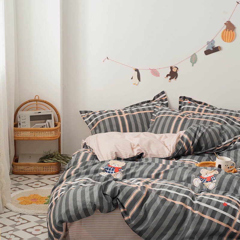 [ RẺ VÔ ĐỊCH ] Bộ chăn ga Cotton Poly họa tiết gấu kẻ mẫu mới - Hàng nhập khẩu ( Có kèm ảnh thật )