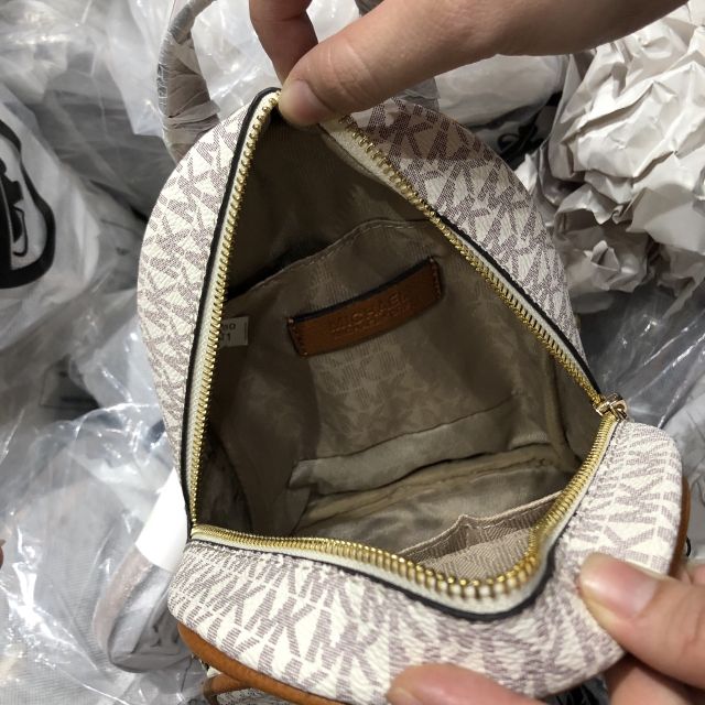 😍 BALO Michael Kors JET SET CHARM ITEM