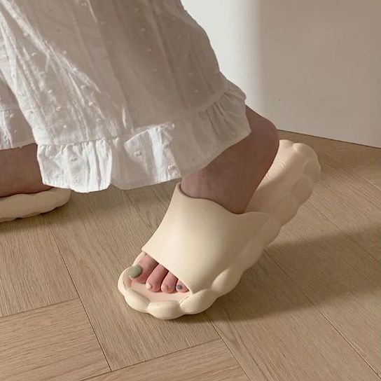 Dép chống trượt kiểu dáng đám mây dễ thương thời trang tại nhà dành cho nữ