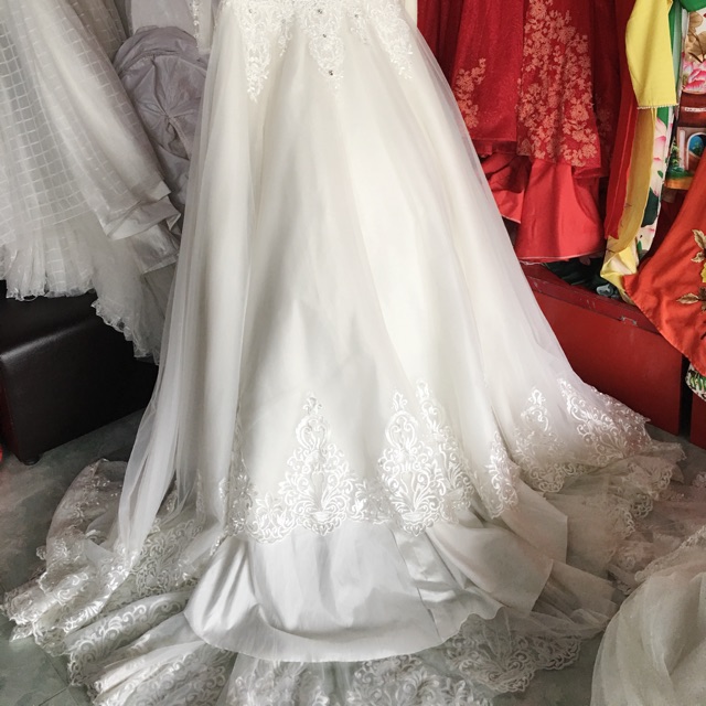 Váy cưới tay dài