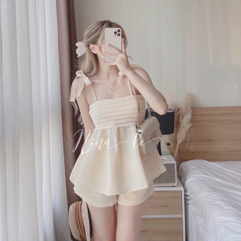 Sét bộ đồ nữ áo hai dây nơ vai trẻ trung có nhiều màu để lựa chọn