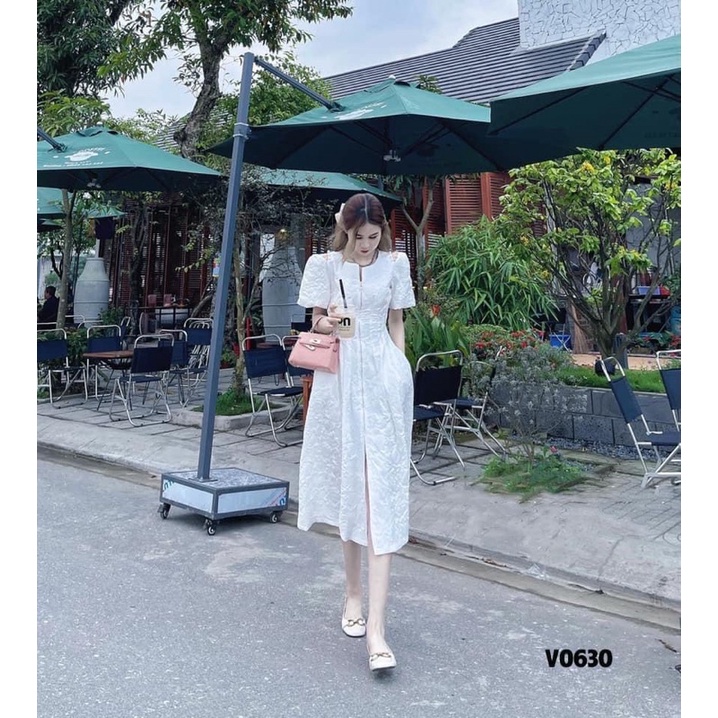 Váy xốp khoét vai cổ tròn tay bồng  dâng xoè tiểu thư siêu xinh