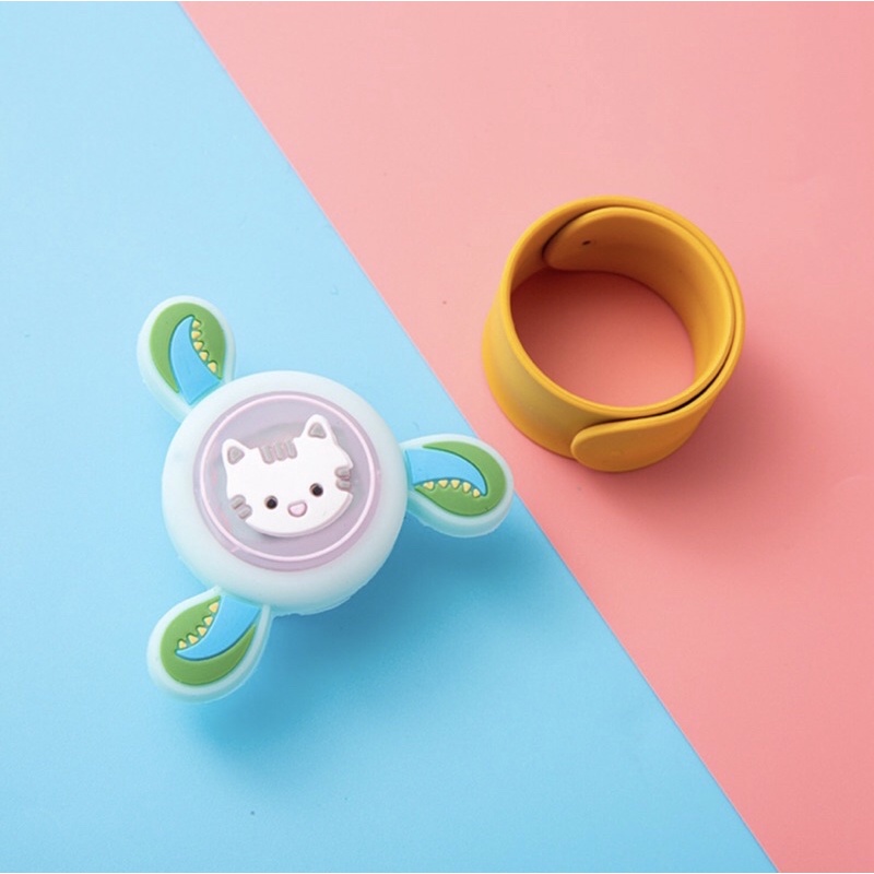 Vòng Tay Đuổi Muỗi Đồng Hồ Đeo Tay Có Tinh Dầu Đuổi Muỗi Kèm Con Quay+Đèn Led Siêu Cưng Cho Bé!