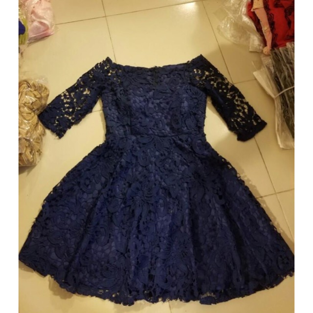 Váy ren thiết kế