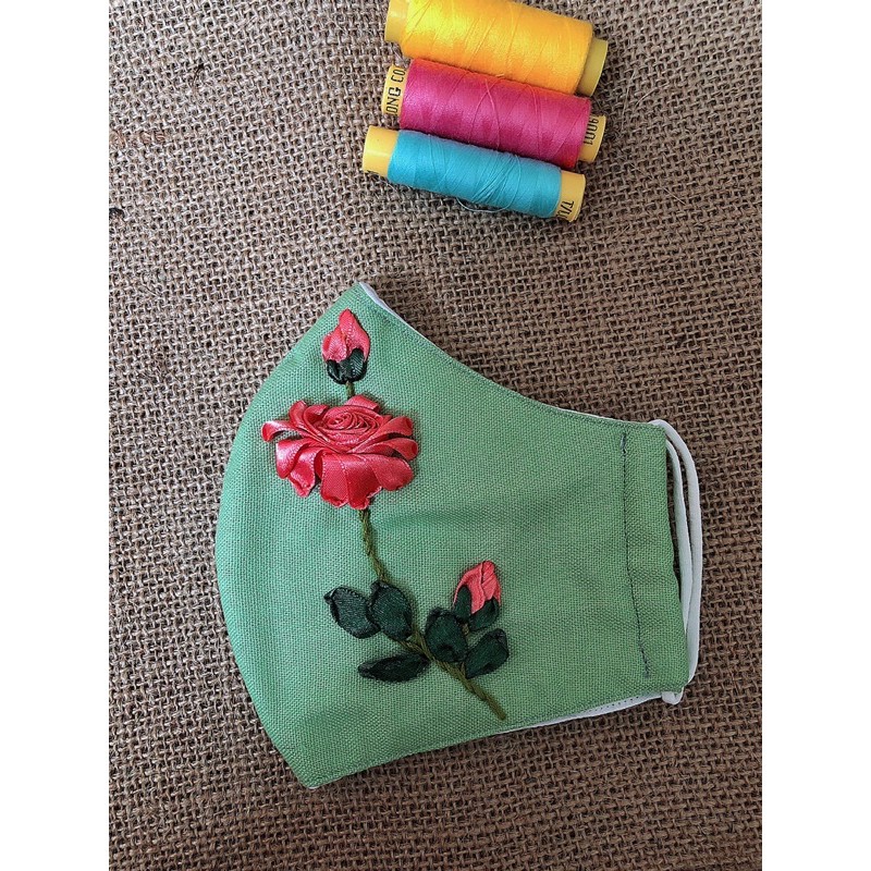 Khẩu trang thêu handmade
