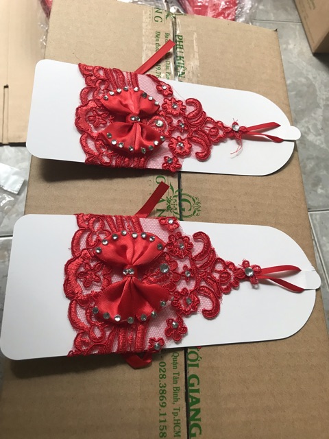 Găng tay cô dâu hở ngón đính nơ hạt