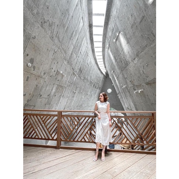 Váy cut out hở eo dáng dài