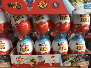 Combo 16 quả Socola trứng đồ chơi Kinder Joy