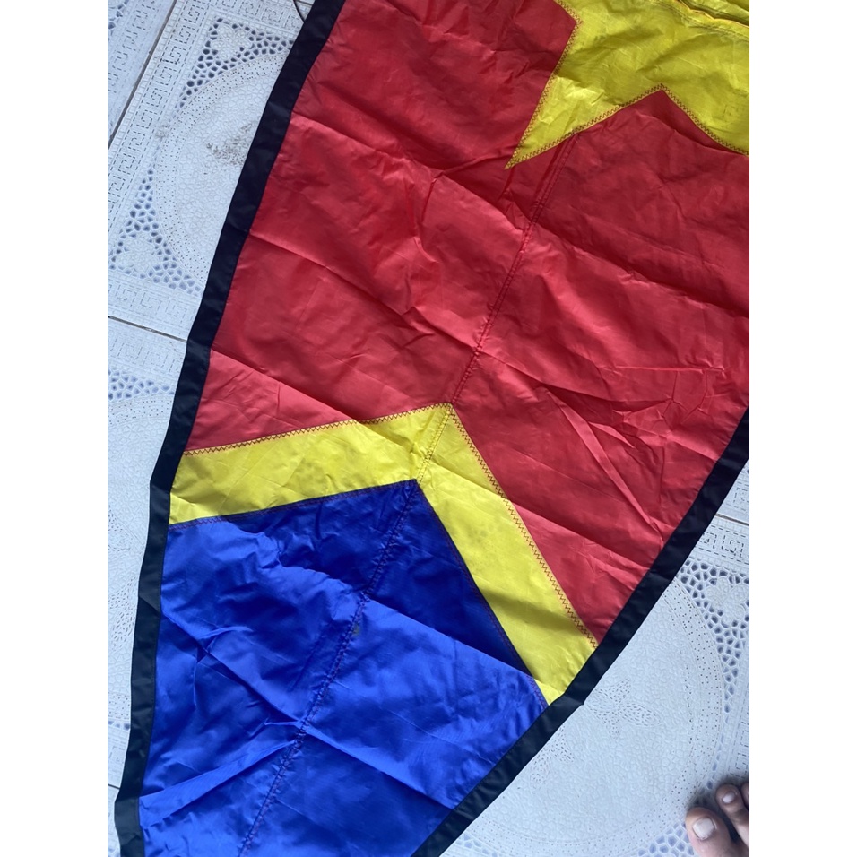 Áo diều sáo xỏ khung 2m cờ đỏ sao vang phối đầu cánh vải caro