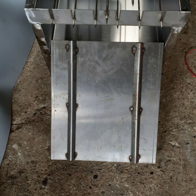 Máy nướng thịt chả quay gà vịt tự động bằng inox 6 xiên