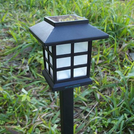 đèn trang trí sân vườn năng lượng mặt trời