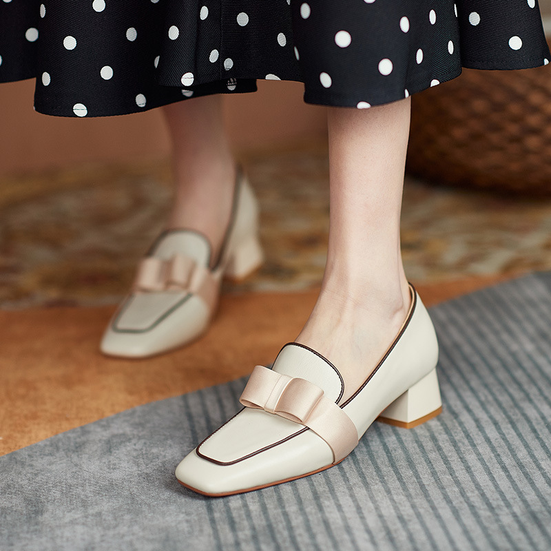 Giày cao gót da mũi vuông đính nơ nhỏ phong cách Anh Quốc retro thời trang mùa xuân mới dành cho nữ