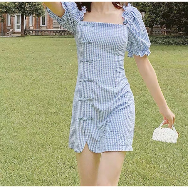 Đầm caro cách điệu cổ tàu