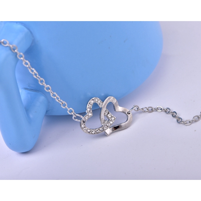 Vòng tay mặt trái tim đính đá phong cách Hàn Quốc