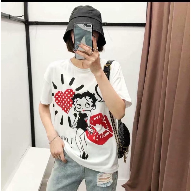 Áo phông hoạ tiết Betty Boops Stradivarius