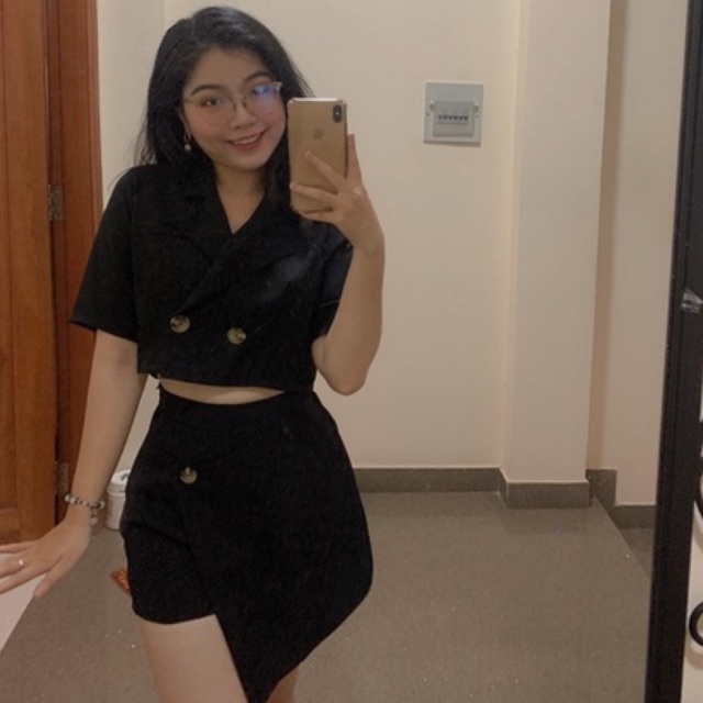 Set vest croptop và quần giả váy