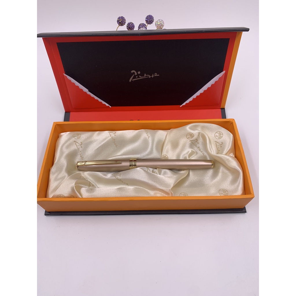 Bút máy Picasso 907 màu hồng kim cao cấp