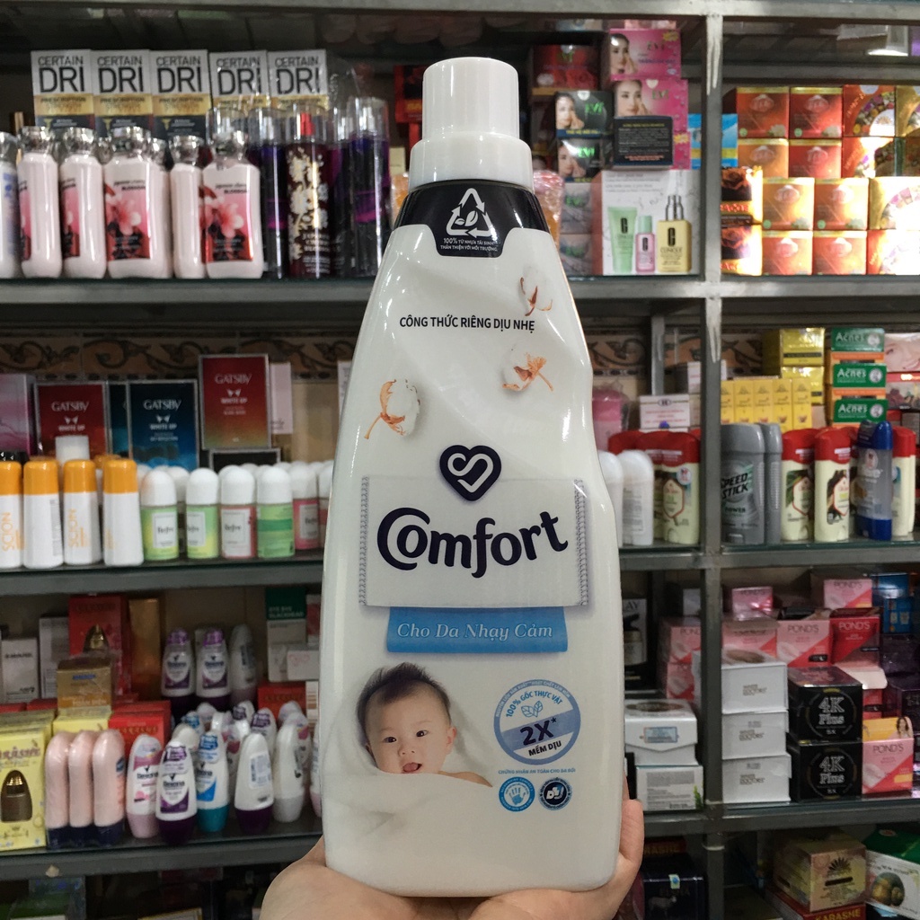 Nước xả vải Comfort cho da nhạy cảm hương phấn chai 800ml