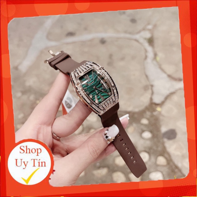 Đồng hồ nữ Davena mặt bầu quai silicon mềm dẻo, bảo hành 12 tháng