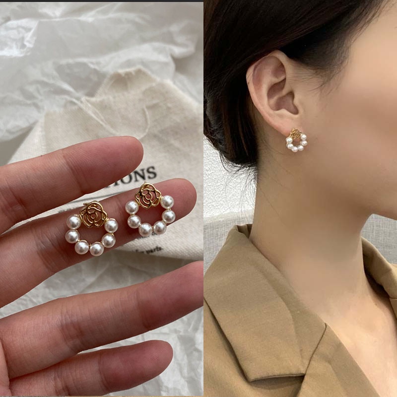 Đôi bông tai hình hoa đính ngọc trai giả thời trang cho nữ