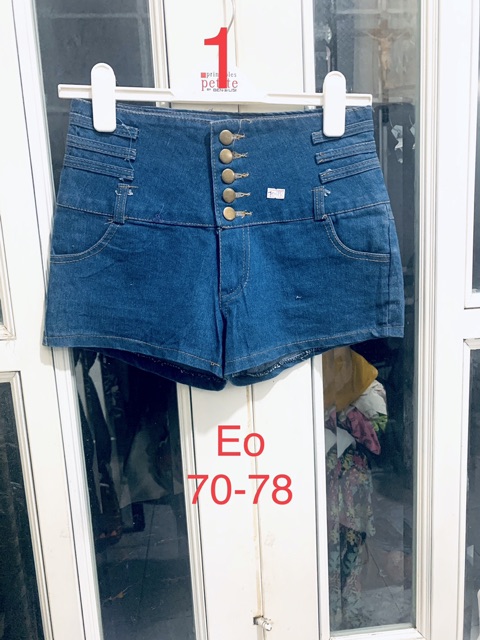 Short jean nữ lưng cao cài nút