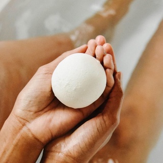 Bom tắm Vanilla (Vanilla bath bomb)