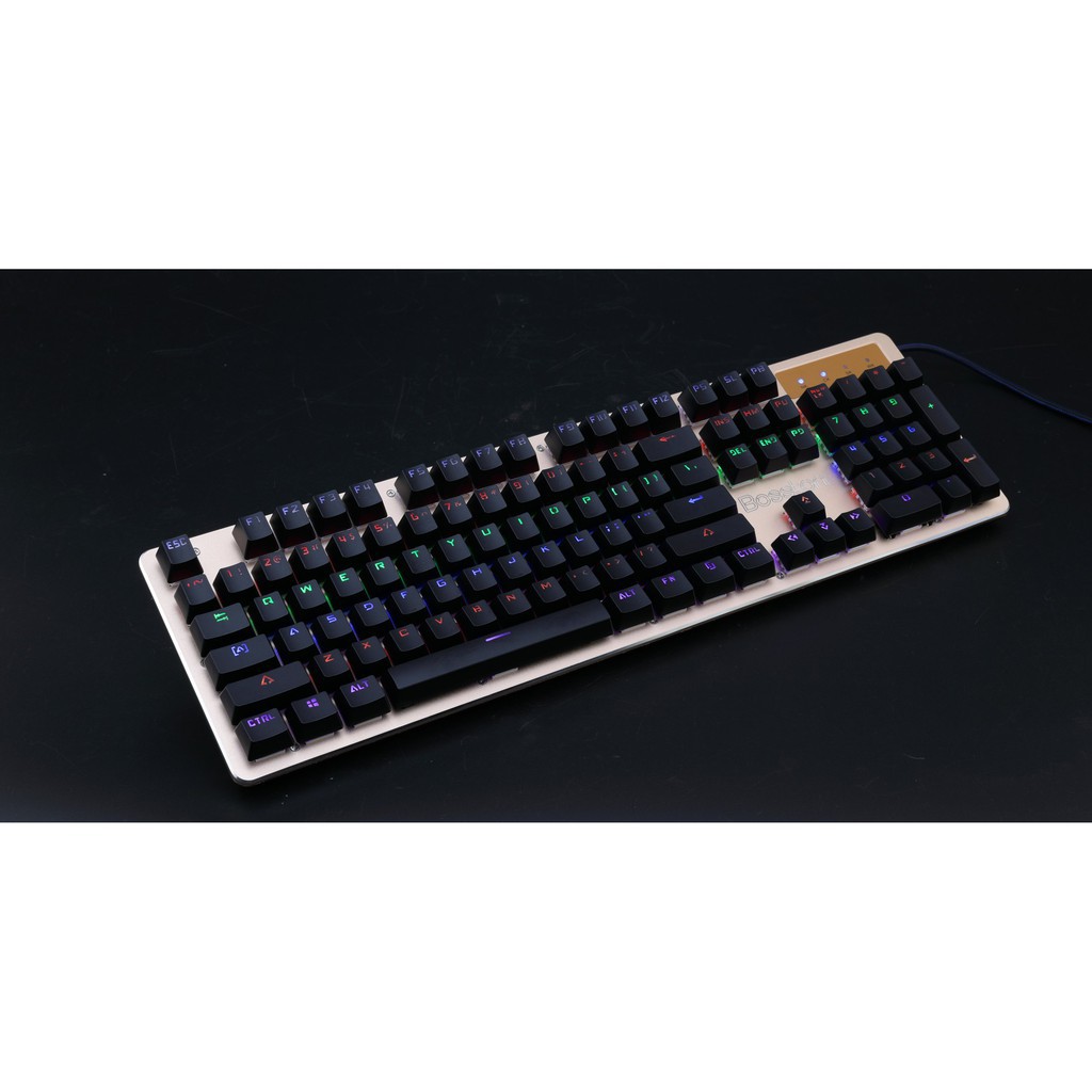 Bàn phím Bosston gaming 916 chính hãng Led + tấm lót chuột Raze XS11090