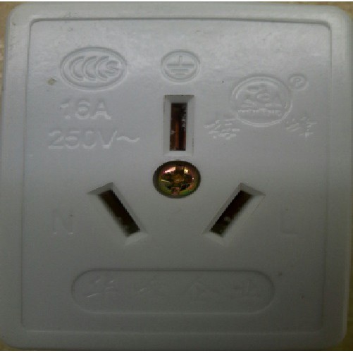 Ổ cắm 3 lổ dẹt ZM13-16 16A 250V