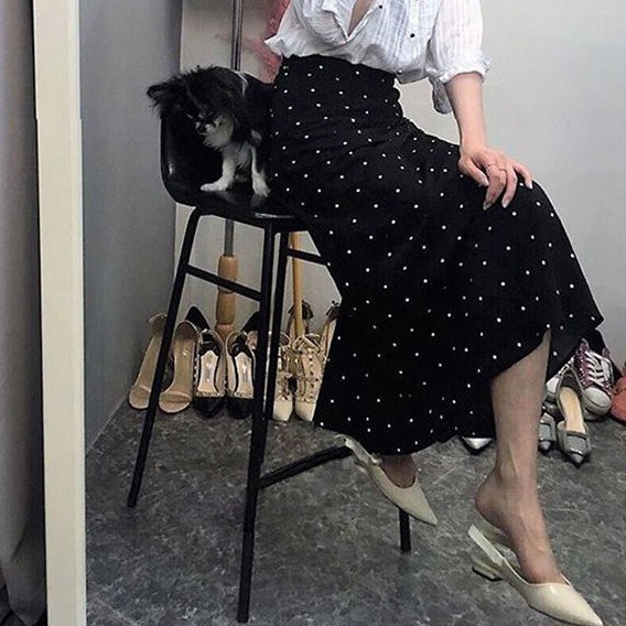 Chân váy đuôi cá dáng chữ A họa tiết chấm bi phong cách vintage | BigBuy360 - bigbuy360.vn