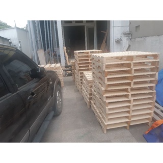 Giường Pallet Gỗ Thông Mới 1m8 x 2m