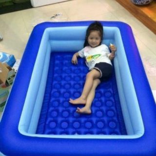 Bể bơi cho bé
