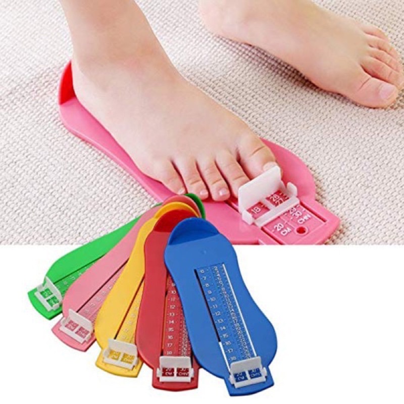 Dụng cụ đo kích thước bàn chân cho bé