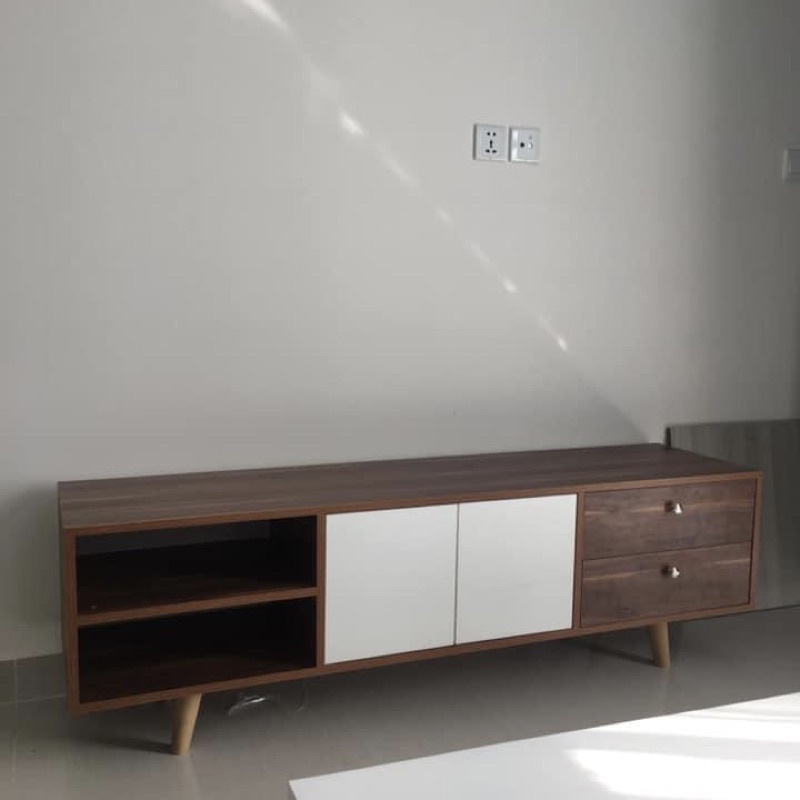 kệ tivi phòng khách hiện đại giá rẻ chất gỗ MĐF chống ẩm bốn chân kệ chịu lực cao cấp Trường Mai Sài Gòn