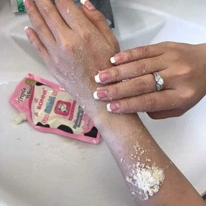 Muối tắm sữa bò 350g - Tẩy tế bào chết - Tẩy da chết Body A Bonne Spa Milk Salt Thái Lan