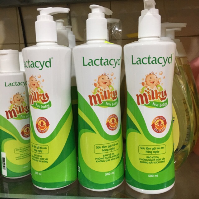 Sữa tắm gội trẻ em Lactacyd Milky 500ml