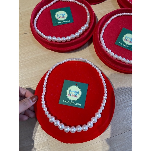 Chuỗi đeo cho bé handmade