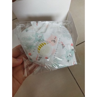 Khẩu trang em bé có van