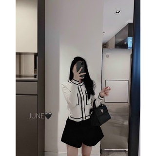Áo len trắng viền cha.nel