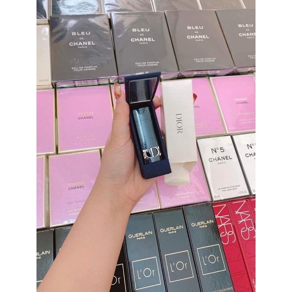 Hộp đựng son Dior