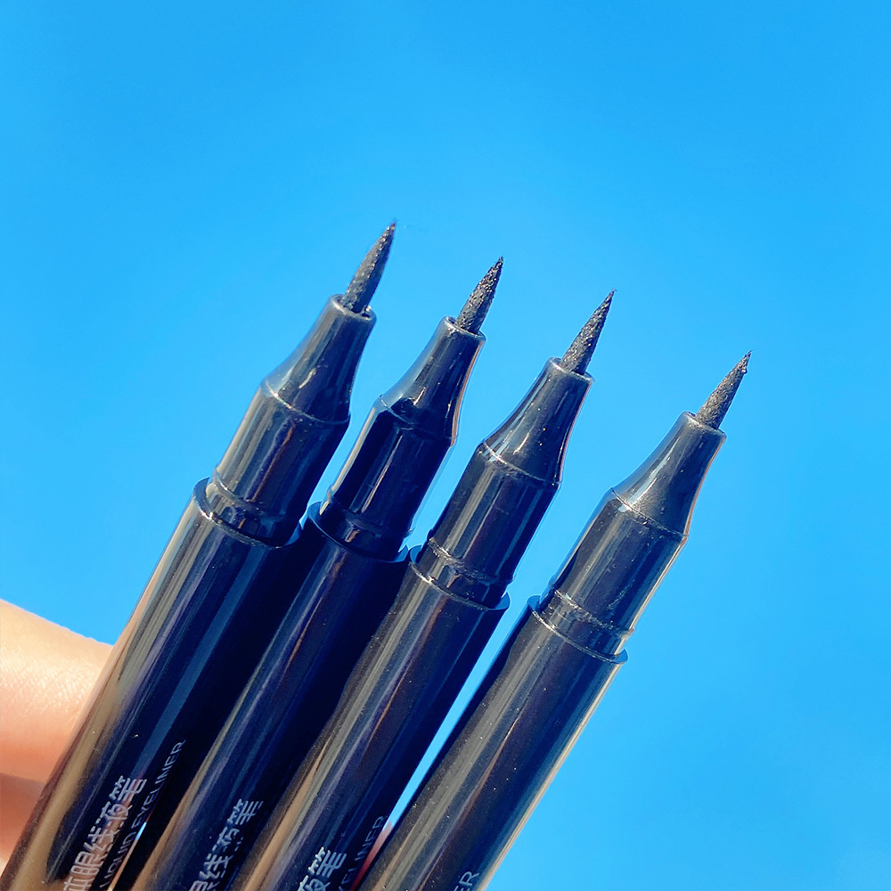 (Hàng Mới Về) Bút Kẻ Mắt Màu Đen Nhanh Khô Chống Thấm Nước Và Không Nhòe | BigBuy360 - bigbuy360.vn