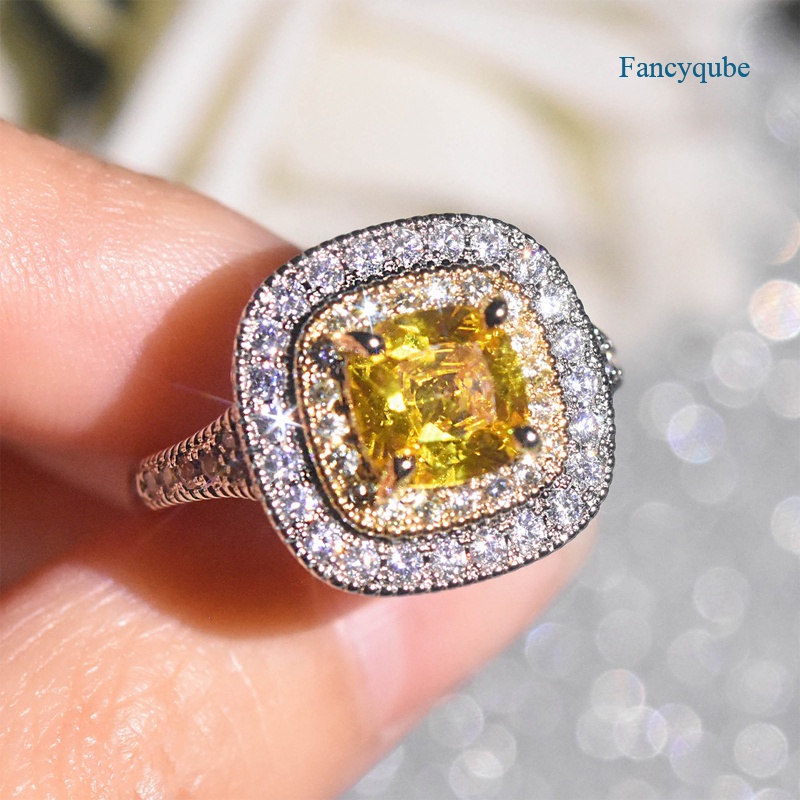 Nhẫn Moissanite Hình Vuông Màu Vàng Giả Chất Lượng Cao