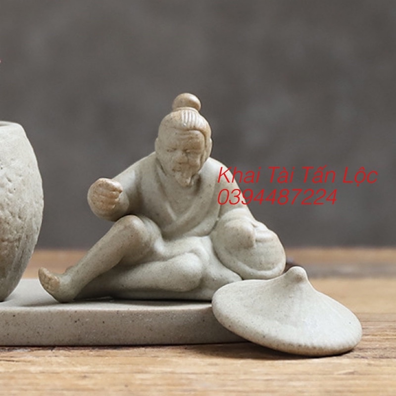 Chậu cây , hồ cá và ông lão câu cá tí hon để bàn trang trí