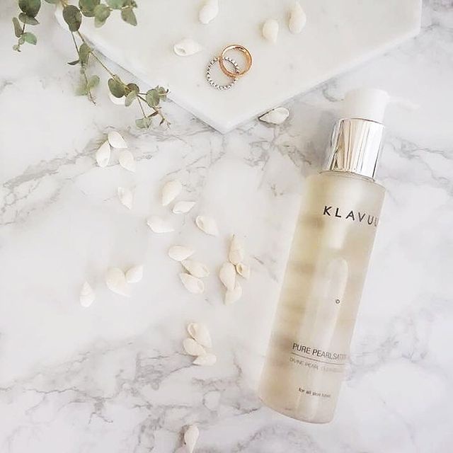 Dầu tẩy trang sáng da ngọc trai KLAVUU Pure Pearlsation Divine Pearl Cleansing Oil