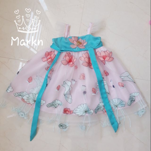 Váy chị Hằng