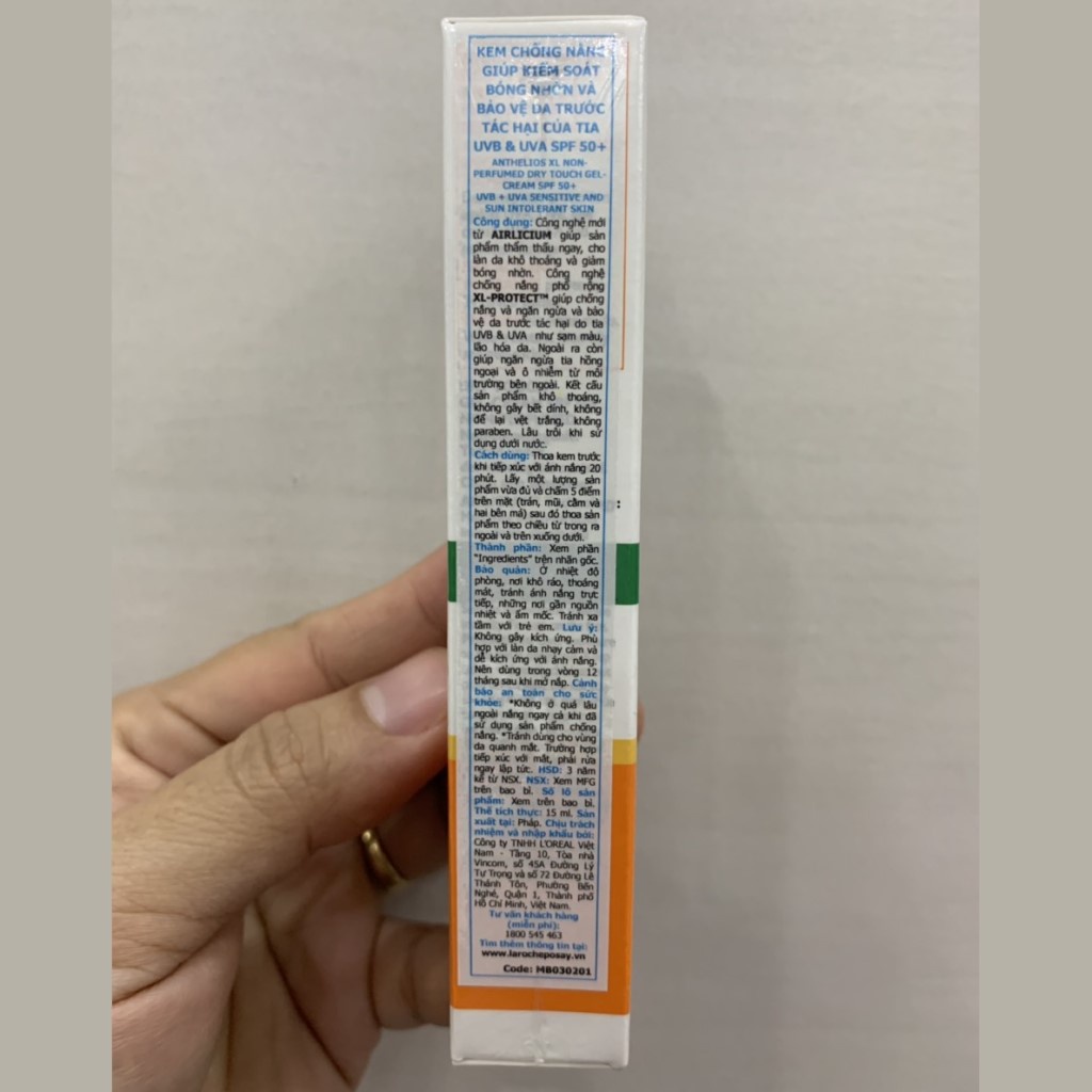 Kem Chống Nắng La Roche Posay Anthelios XL Dry Touch Gel-Cream SPF 50+ UVB, UVA không màu, kiểm soát dầu 15ml