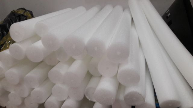 Mút cắm hoa sáp dài 50cm.