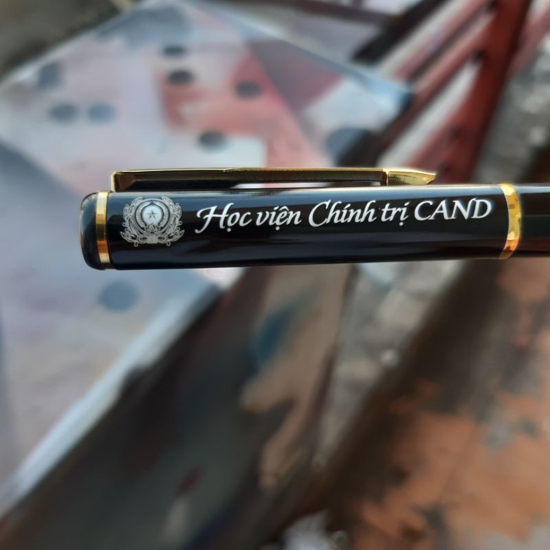 Bút ký khắc tên BYL_001/Bút bi vỏ kim loại/Quà sinh nhật/Quà tặng đối tác, nhân viên/Miễn phí khắc tên theo yêu cầu