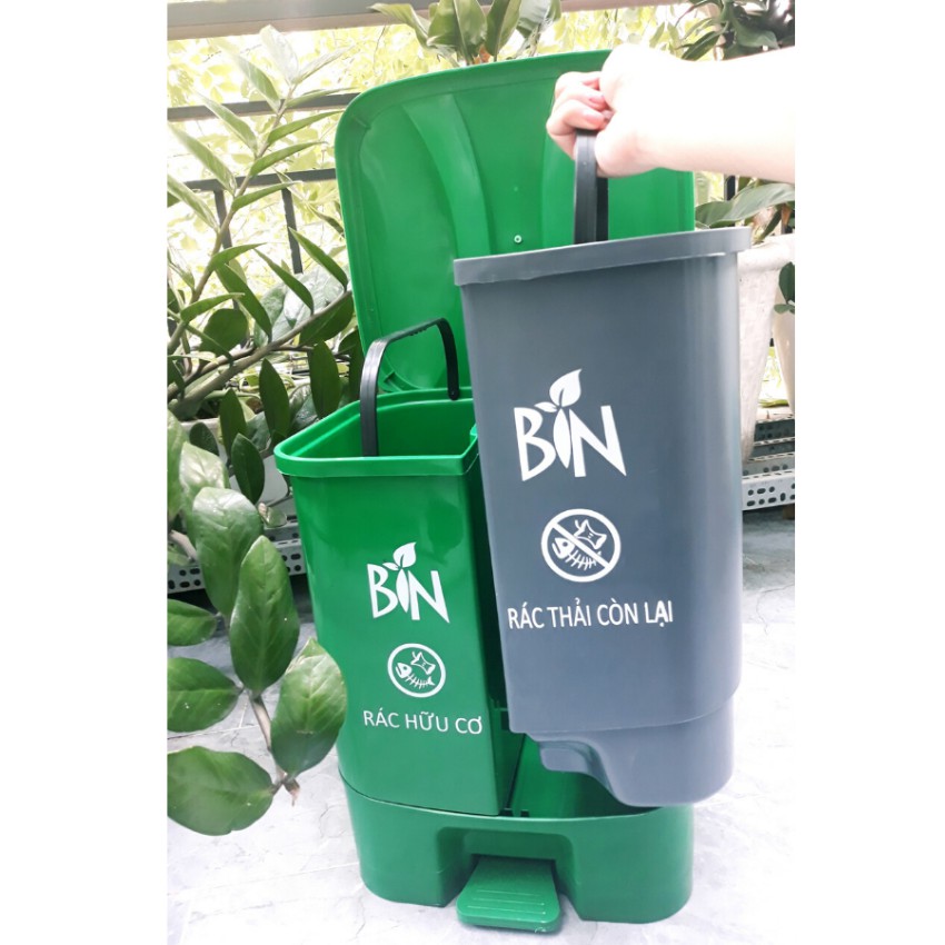 Thùng phân loại rác BIN NH20 hai ngăn phân loại rác cho gia đinh Thể tích 40L Màu xanh lá và Xám.