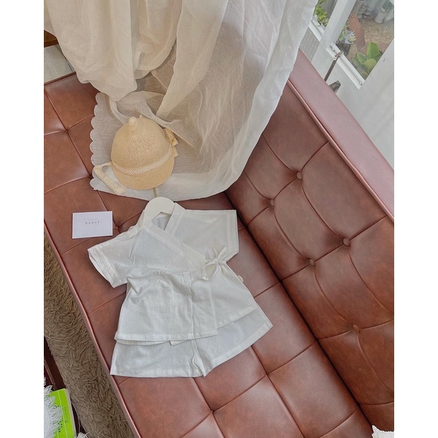 Áo + quần vạc chéo trắng em bé trai