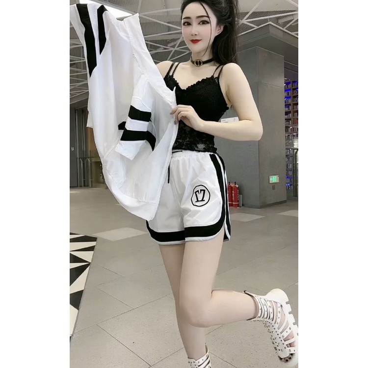Net red same fashion suit women's 2022 summer new color contrast short sleeve zipper age reducing slim sweater + shorts